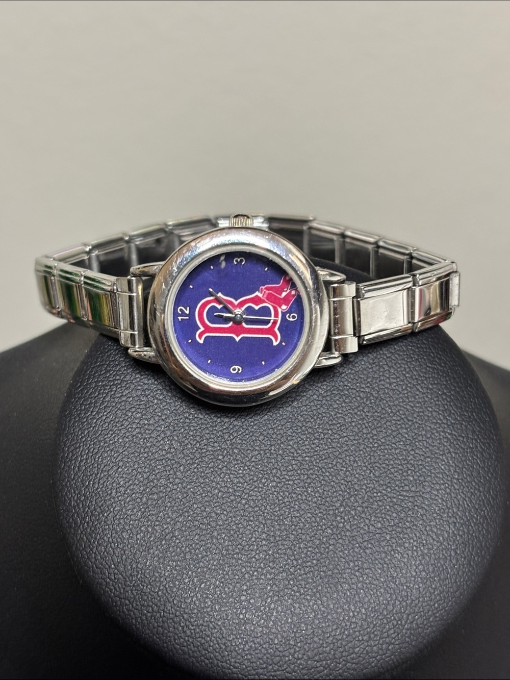Unique Boston Red Sox Baseball Vintage Expansion Silver Tone Watch WORKING